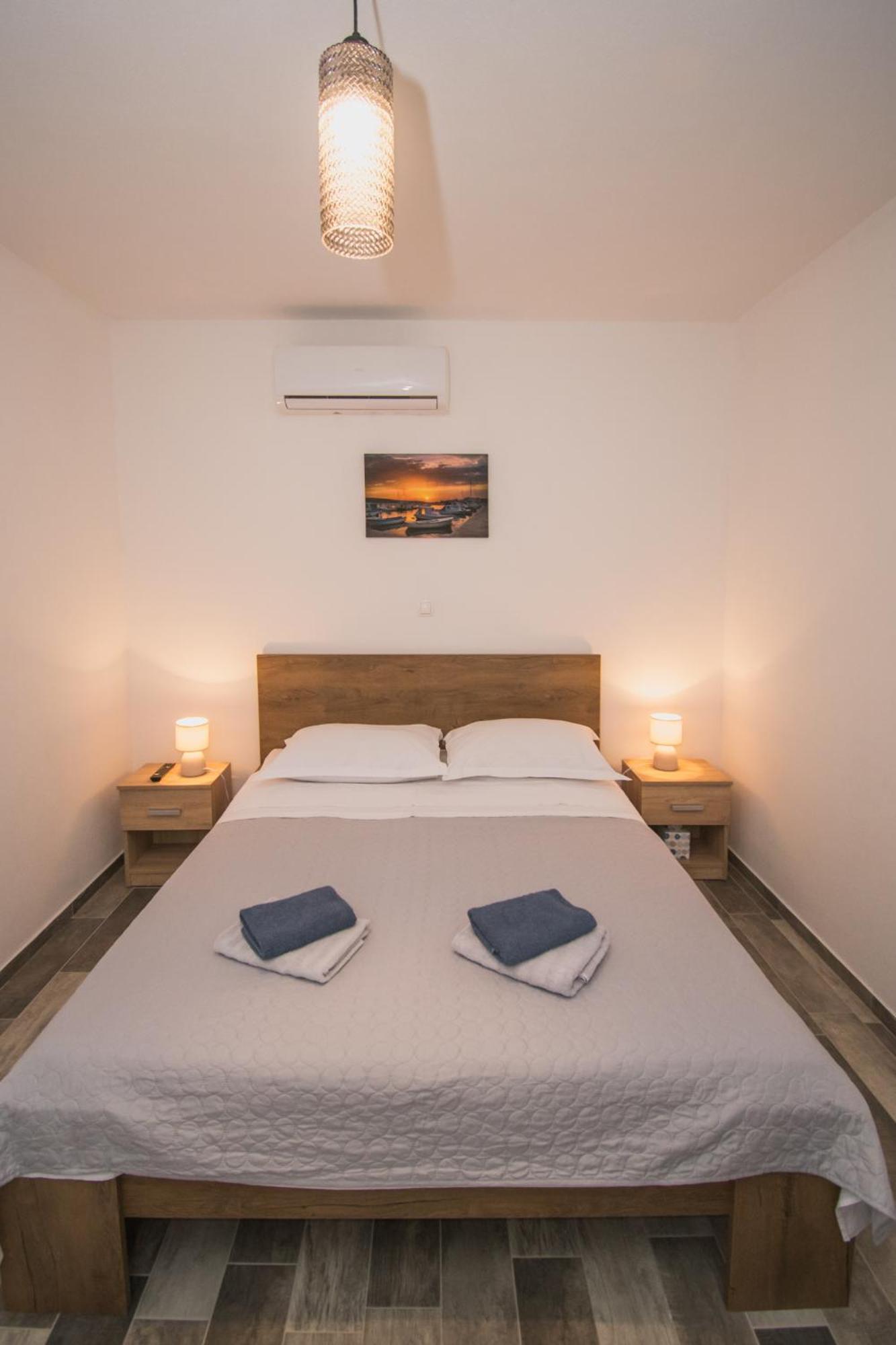 Marcelovi Dvori Bed & Breakfast Pirovac Cameră foto