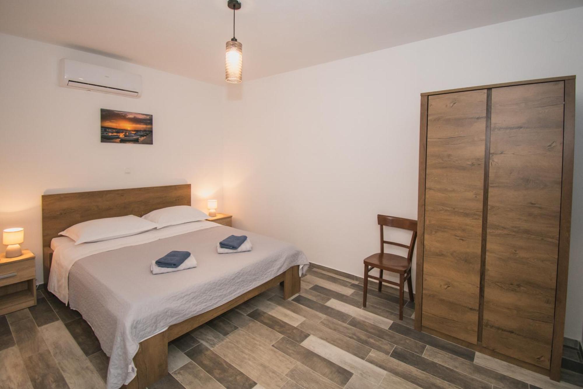Marcelovi Dvori Bed & Breakfast Pirovac Cameră foto